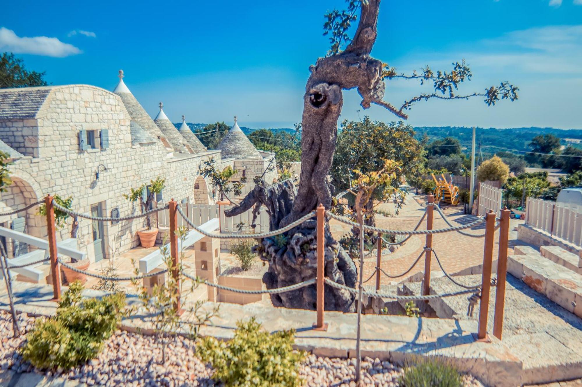 Navolte Trulli E Quiete Con Piscina Villa Locorotondo Exterior photo