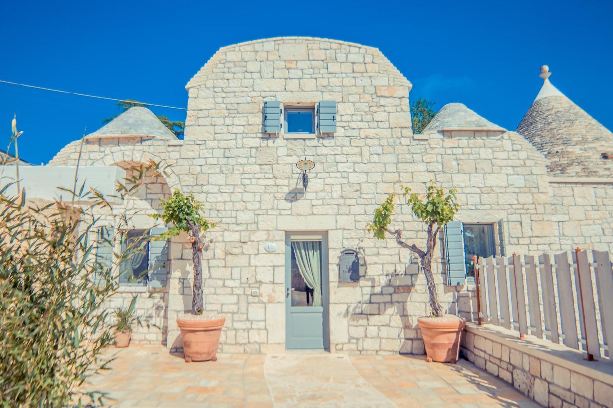 Navolte Trulli E Quiete Con Piscina Villa Locorotondo Exterior photo