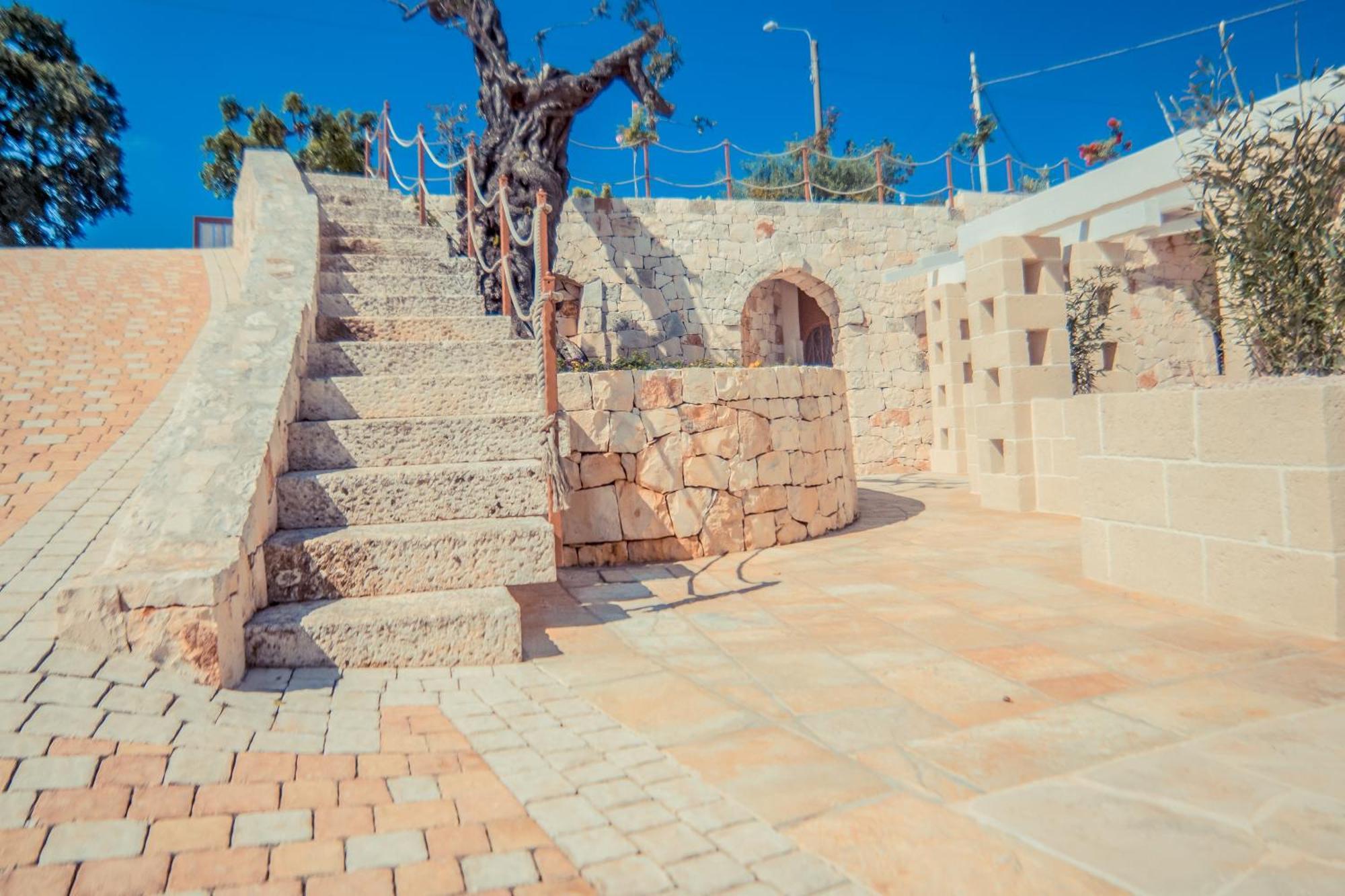 Navolte Trulli E Quiete Con Piscina Villa Locorotondo Exterior photo